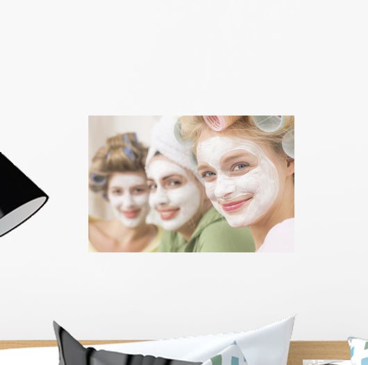 Junge Frau Mir Grossen Wall Decal
