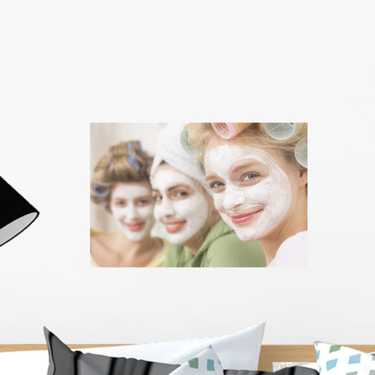 Junge Frau Mir Grossen Wall Decal