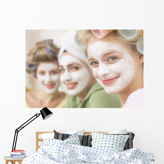 Junge Frau Mir Grossen Wall Decal