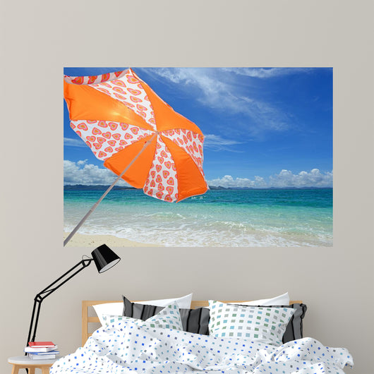南国沖縄の美しい珊瑚の海と夏空 Wall Mural