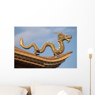 Asiatischer Drache Auf Dem Wall Decal shown on a wall