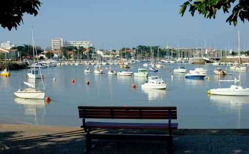Port Saint Gilles Croix Wall Decal