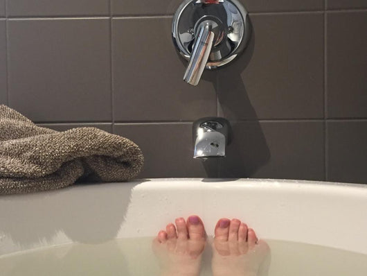 Soaking Tub Wall Decal