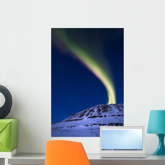 Aurora Borealis Shooting up Wall Mural