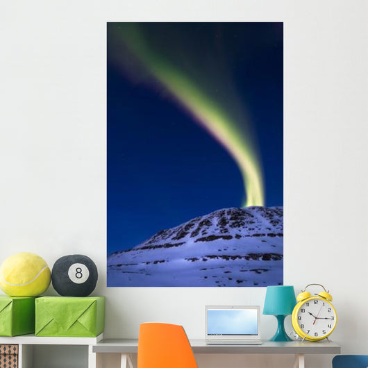 Aurora Borealis Shooting up Wall Mural