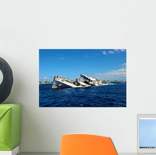 Sinking Uss Kittiwake Grand Wall Decal