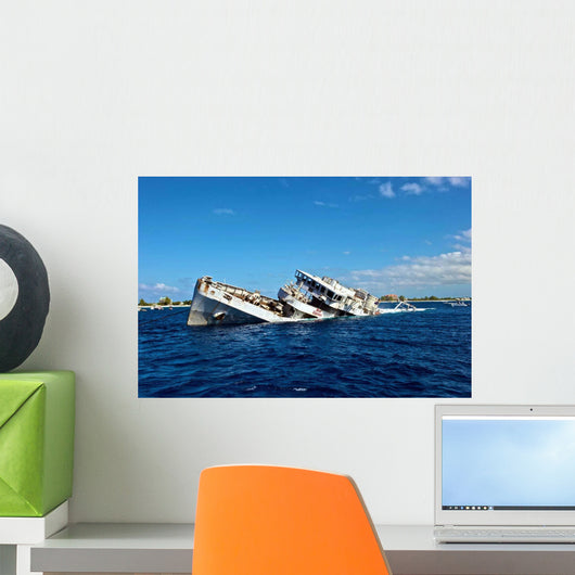 Sinking Uss Kittiwake Grand Wall Decal