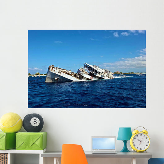 Sinking Uss Kittiwake Grand Wall Decal