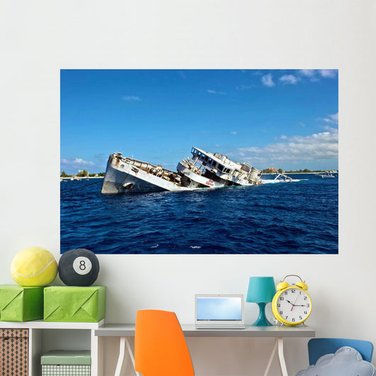Sinking Uss Kittiwake Grand Wall Decal