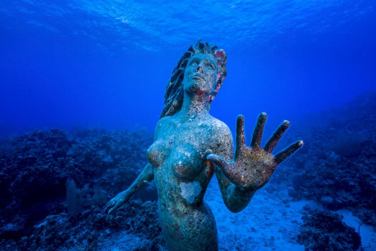 Underwater Mermaid Statue Grand Wall Decal
