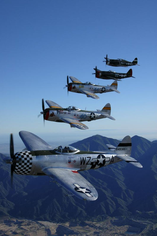Formation P-47 Thunderbolts Flying Vertical Wall Decal