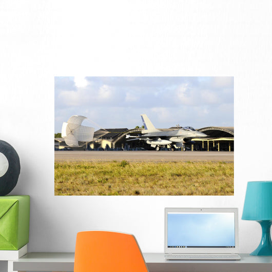 Chilean Air Force F-16a Landing Wall Decal