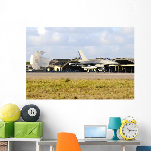 Chilean Air Force F-16a Landing Wall Decal