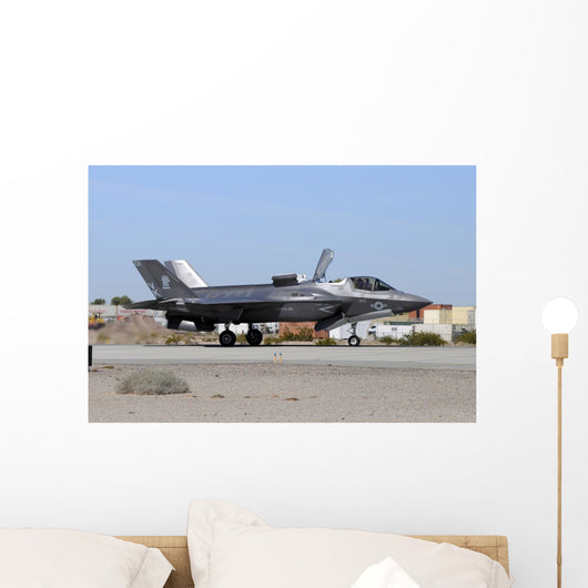 F-35b Lightning Ii Landing Wall Decal