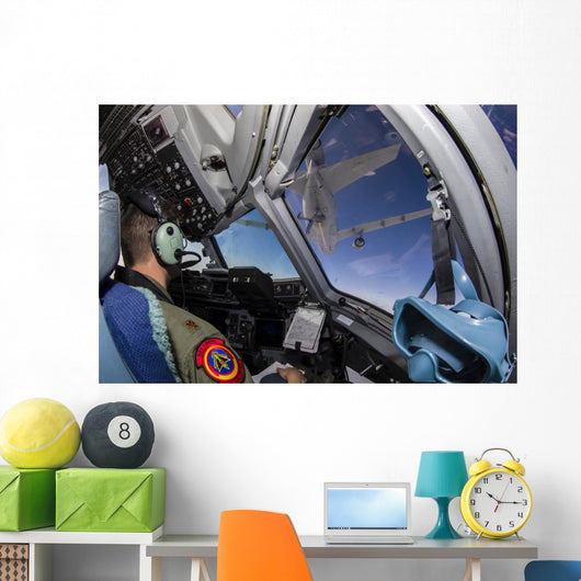 C-17 Globemaster Iii Approaches Wall Decal