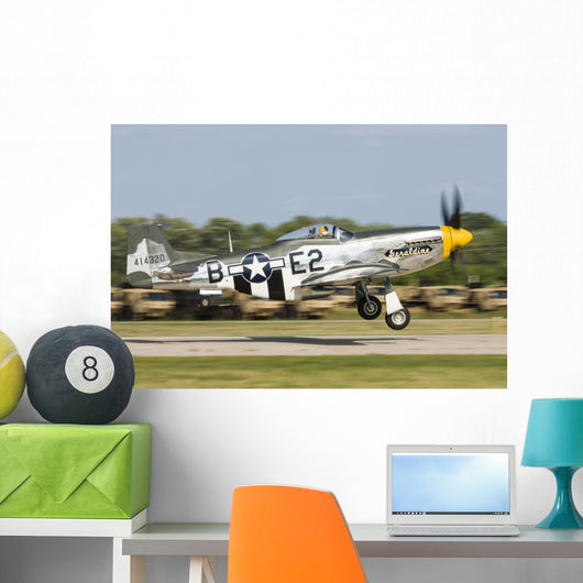 P-51 Mustang Takes off Right Side Wall Decal