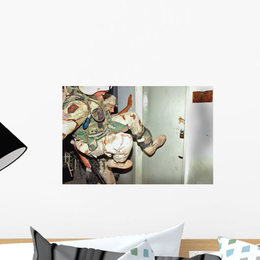 Us Soldiers Secure One Wall Decal