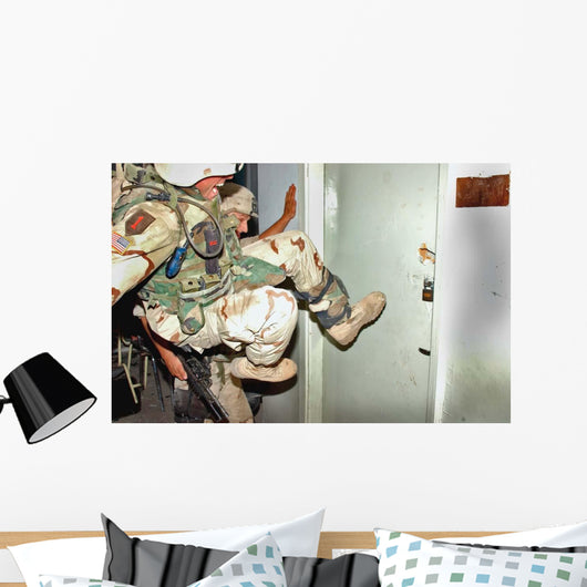 Us Soldiers Secure One Wall Decal