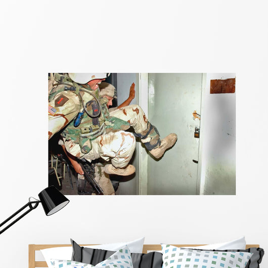 Us Soldiers Secure One Wall Decal