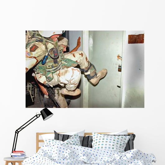 Us Soldiers Secure One Wall Decal