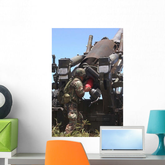 Soldier Loads Charge round Wall Decal