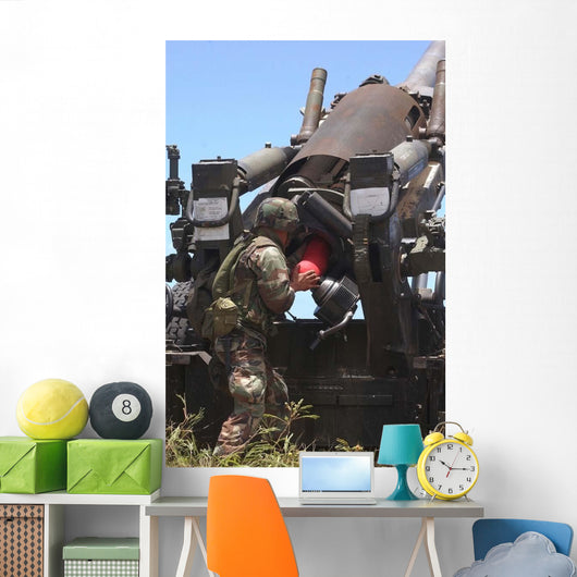 Soldier Loads Charge round Wall Decal