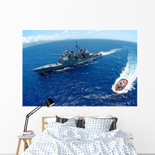 Guided-missile Cruiser Uss Vincennes Wall Decal