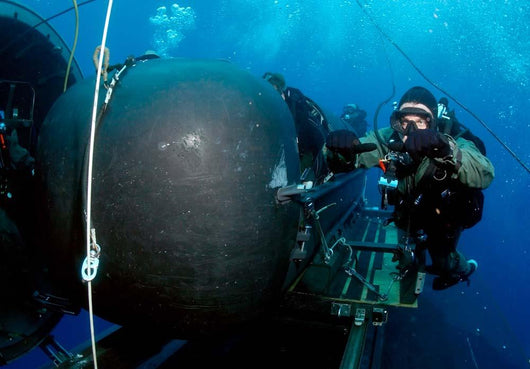 Divers Prepare to Launch Wall Decal
