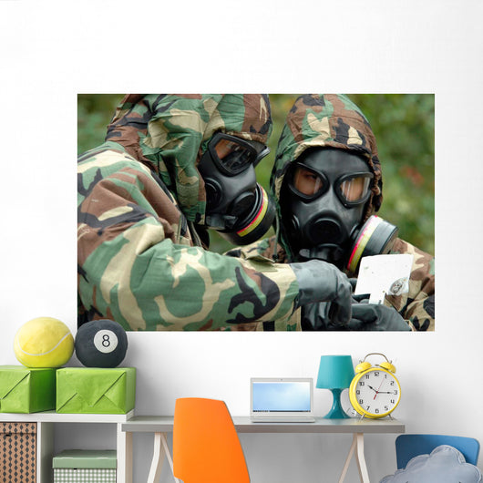 Explosive Ordnance Technicians Run Wall Decal