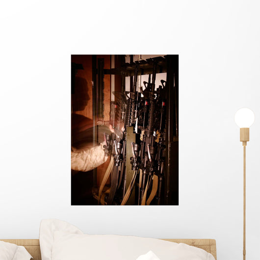 Marine Pulls M-4 Rifle Wall Decal Design 2