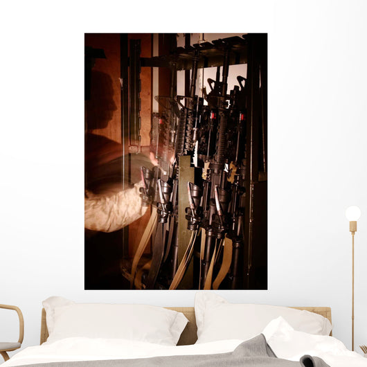 Marine Pulls M-4 Rifle Wall Decal Design 2