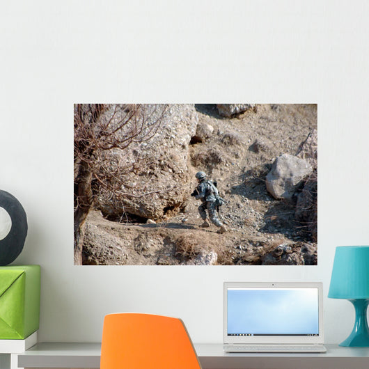 Us Army Soldier Walks Wall Decal