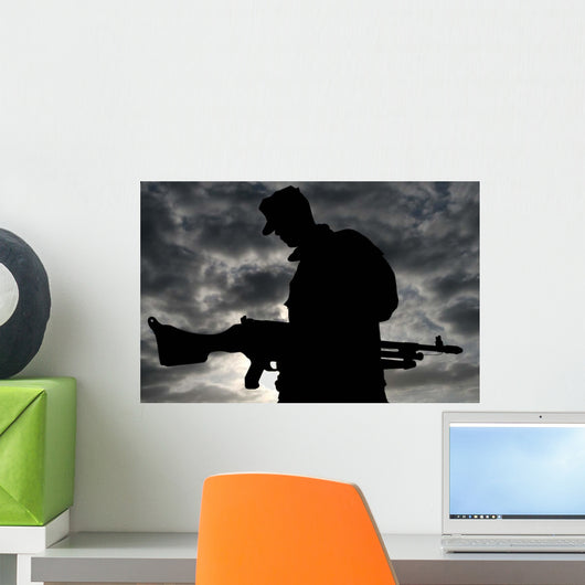 Marine Attaches M-240g Medium Wall Decal