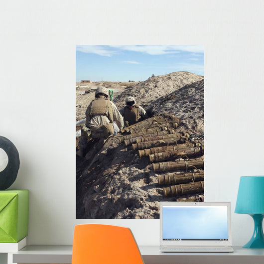 Soldiers Unearth 82mm Chinese Wall Decal