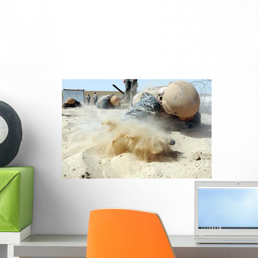Army Soldier Pulls Himself Wall Decal