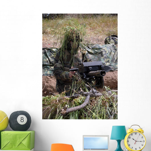 Soldier Manning Mk-19 Automatic Wall Decal