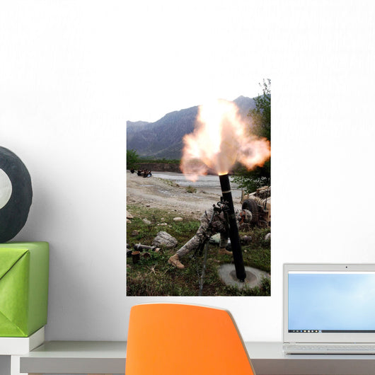 Us Army Soldier Ducking Wall Decal