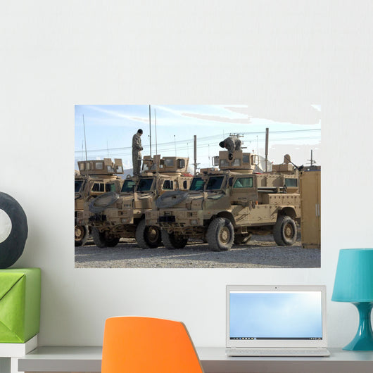 Us Army Soldiers Preparing Wall Decal