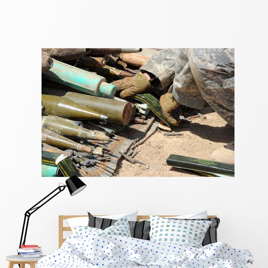 Us Soldier Lays C-4 Wall Decal