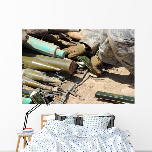 Us Soldier Lays C-4 Wall Decal