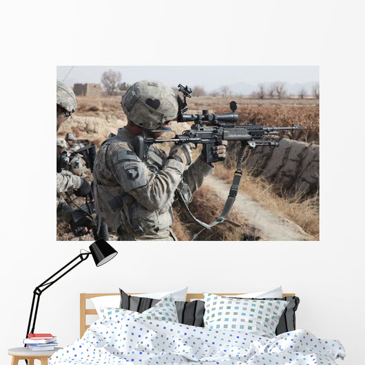 Us Army Soldier Looks Wall Decal Design 2