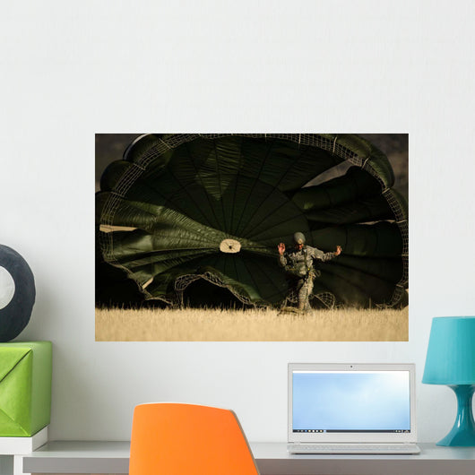 Us Soldier Collapses His Wall Decal