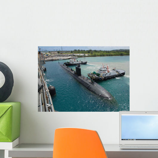 Tugboats Assist Los Angeles-class Wall Decal