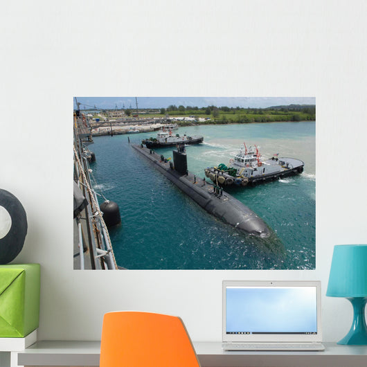 Tugboats Assist Los Angeles-class Wall Decal