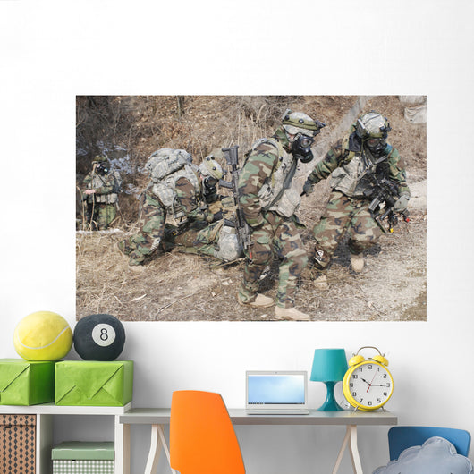 Us Soldiers Wear Gas Wall Decal