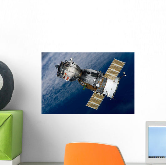 Soyuz Tma-7 Spacecraft Departs Wall Decal