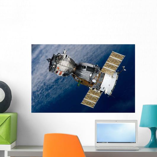 Soyuz Tma-7 Spacecraft Departs Wall Decal