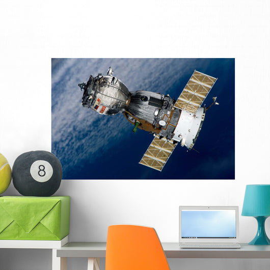 Soyuz Tma-7 Spacecraft Departs Wall Decal
