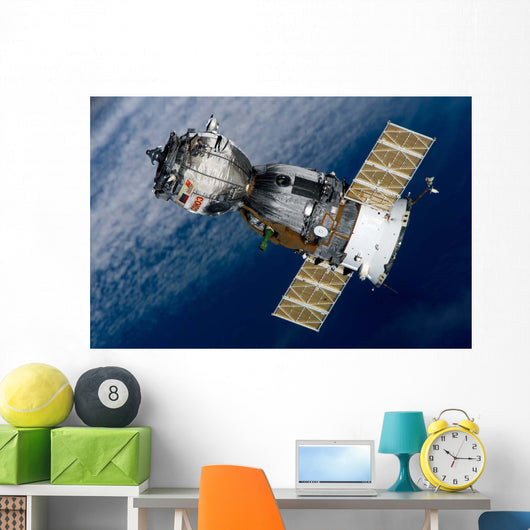 Soyuz Tma-7 Spacecraft Departs Wall Decal