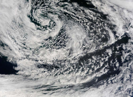 Ship-wave-shaped Wave Clouds Induced Wall Decal